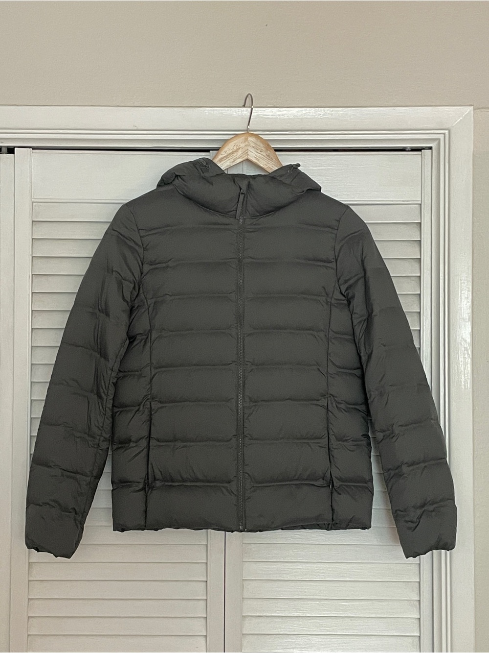 Uniqlo Women's Hooded Puffer Jacket - Moss Green